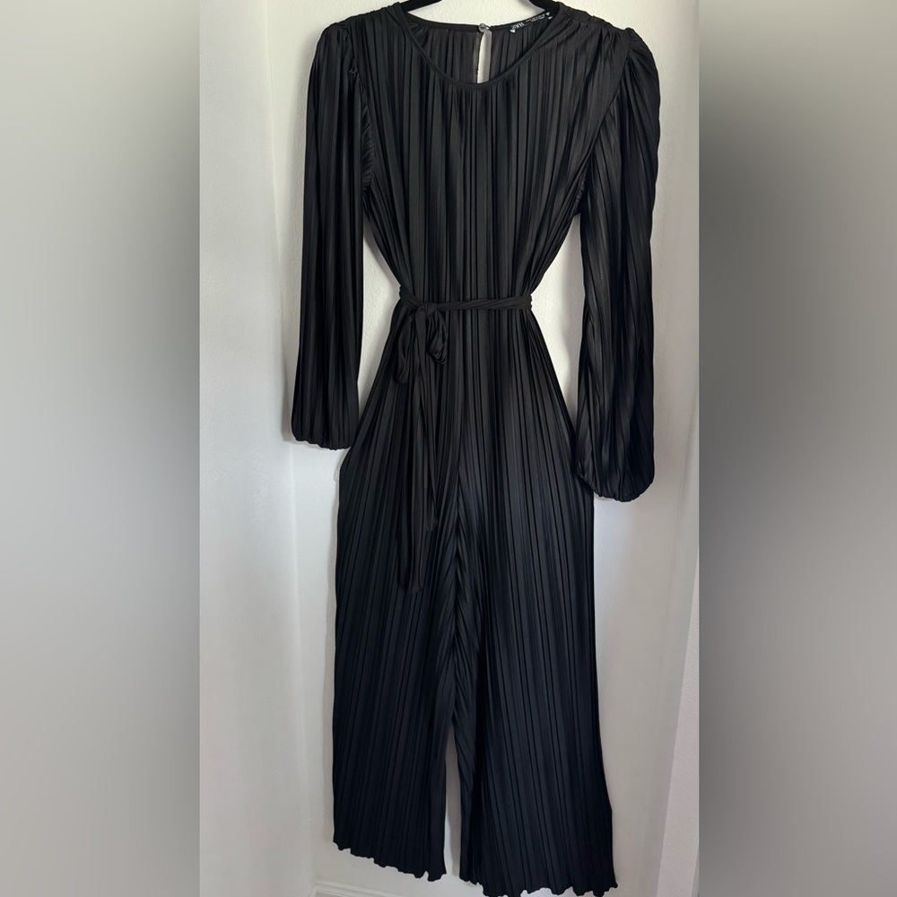 Zara Black Long Sleeve Pleated Dress size s